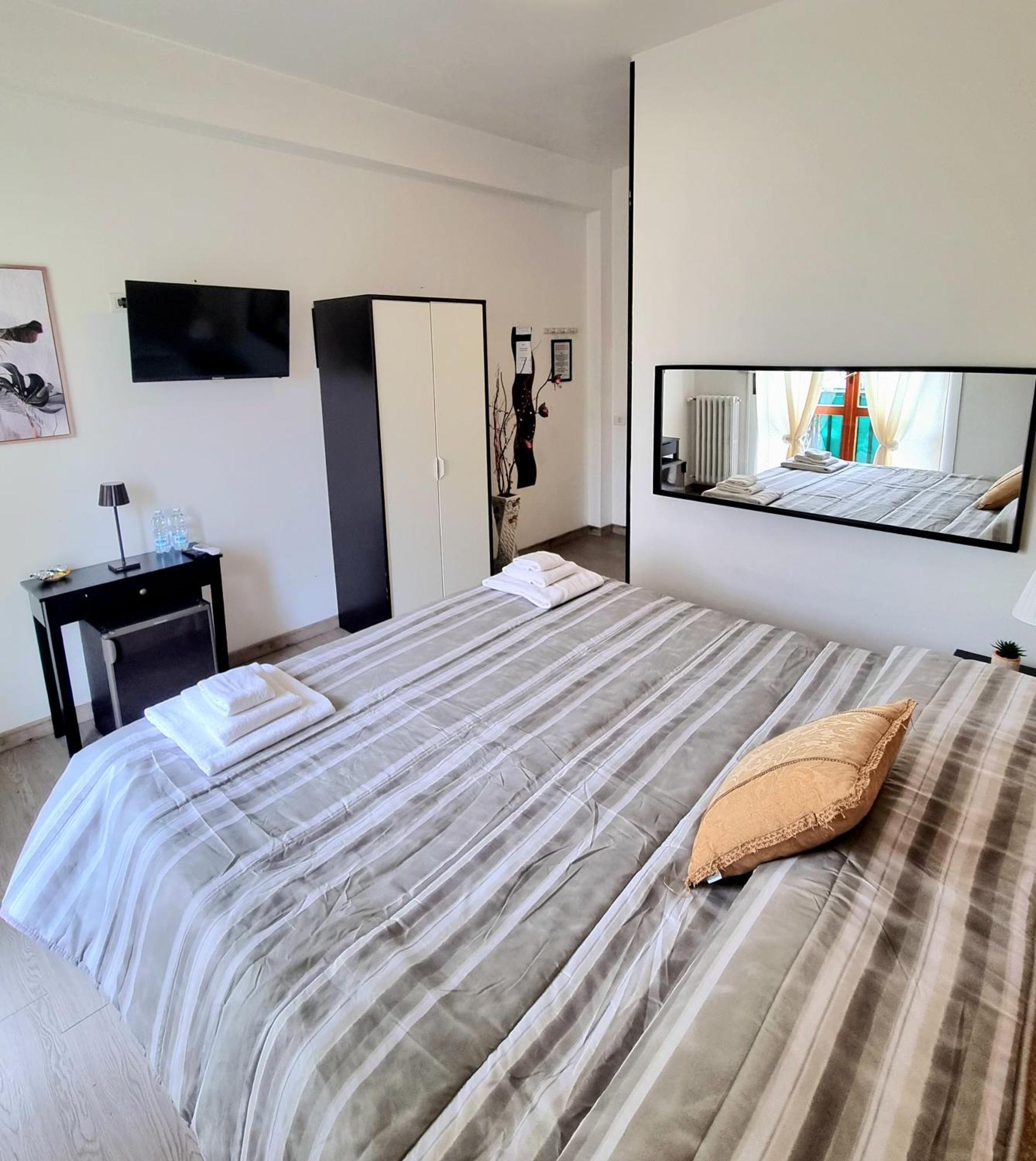 B&B Italo House Opera Eksteriør bilde